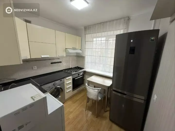 2-комнатная квартира, этаж 4 из 4, 45 м², фотография 4