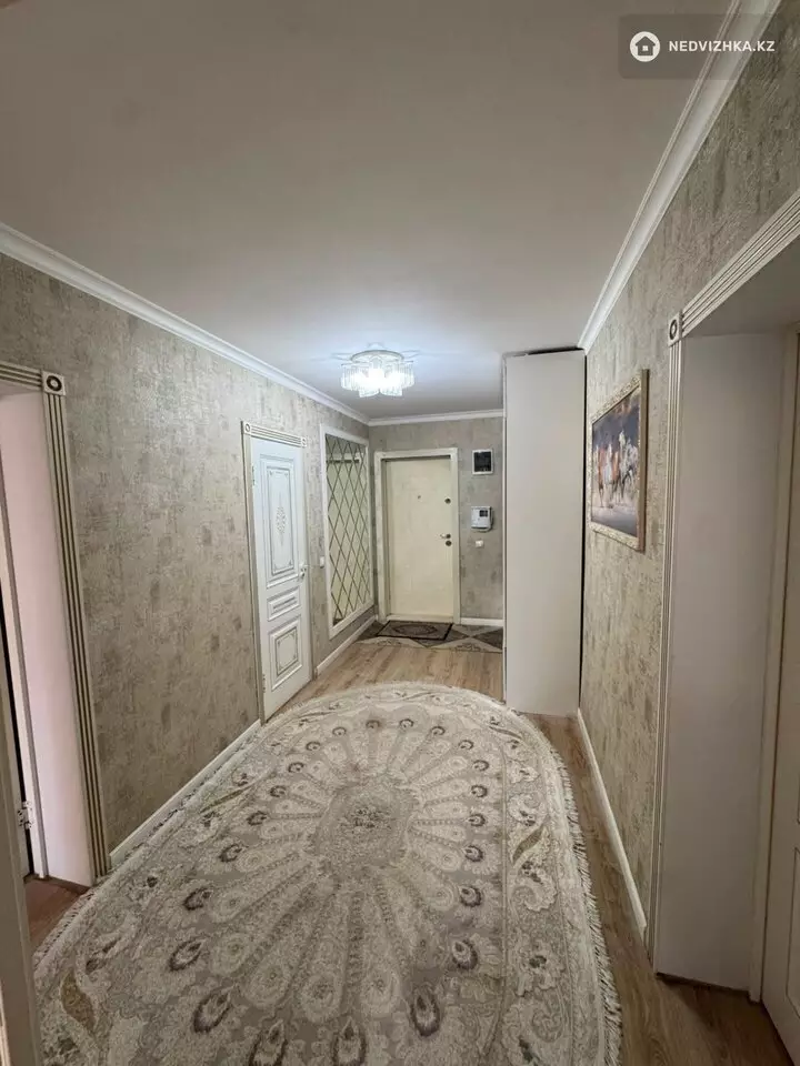 2-комнатная квартира, этаж 4 из 16, 70 м², фотография 2