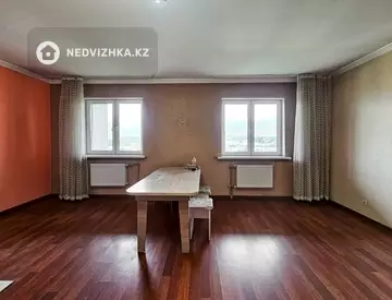 3-комнатная квартира, этаж 9 из 10, 147 м²