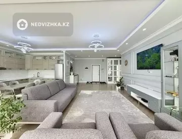 3-комнатная квартира, этаж 4 из 15, 110 м²