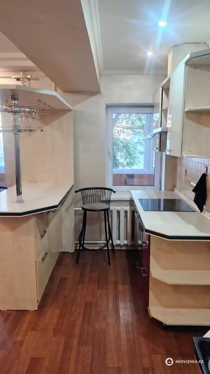 3-комнатная квартира, этаж 2 из 5, 63 м², фотография 3