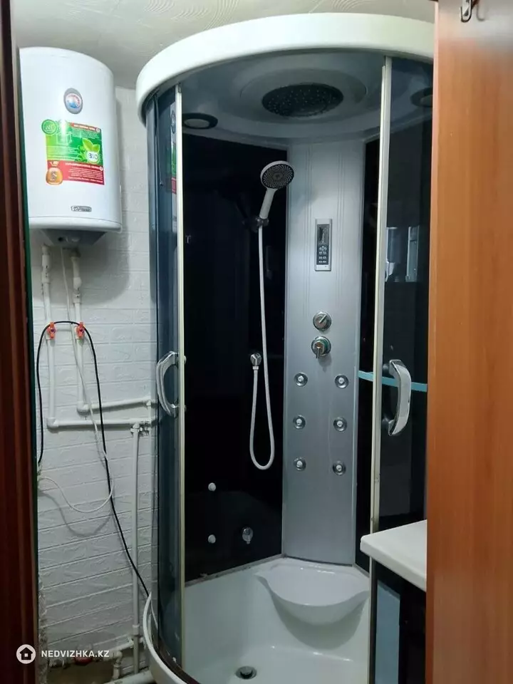 2-комнатная квартира, этаж 4 из 5, 44 м², фотография 3