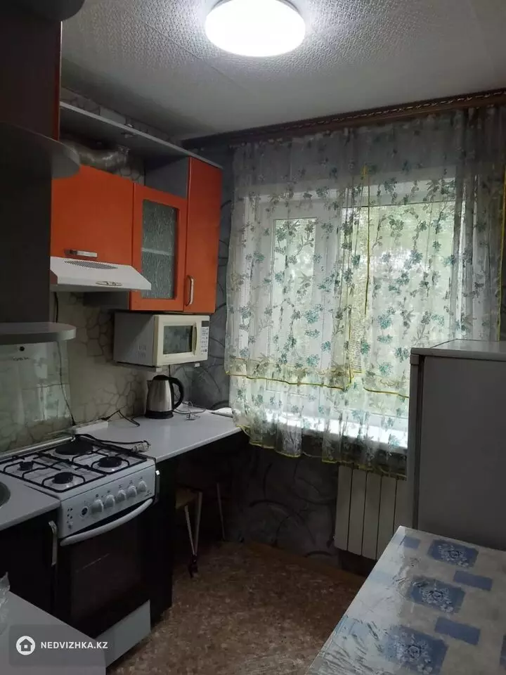 2-комнатная квартира, этаж 4 из 5, 44 м², фотография 2