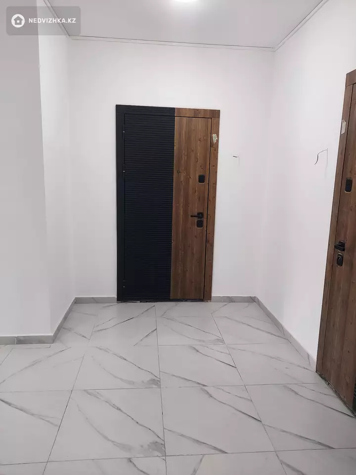 1-комнатная квартира, этаж 2 из 9, 52 м², фотография 5