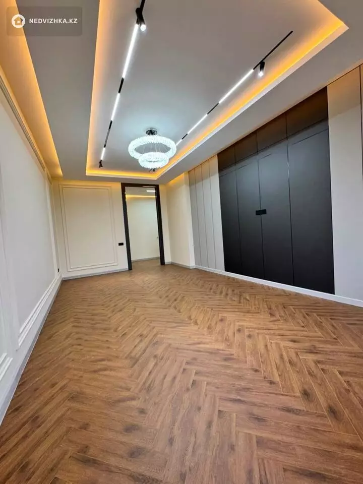 4-комнатная квартира, этаж 3 из 9, 130 м², фотография 4
