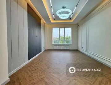 4-комнатная квартира, этаж 3 из 9, 130 м²