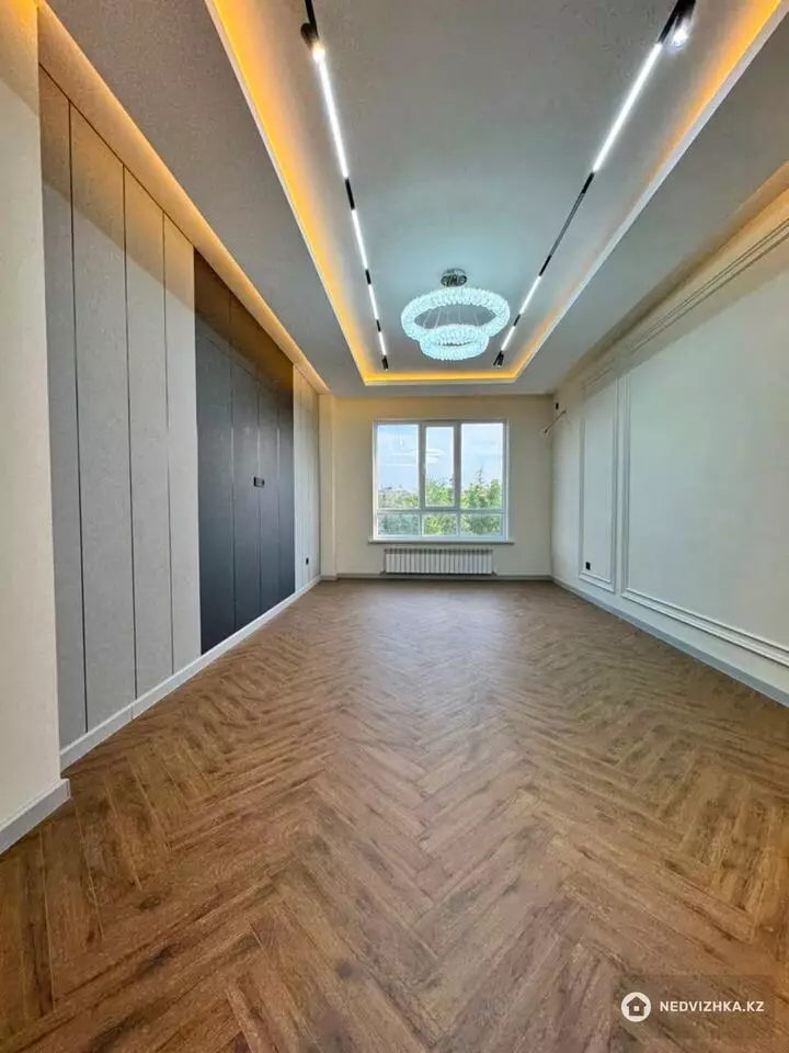 4-комнатная квартира, этаж 3 из 9, 130 м², фотография 5