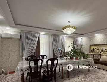 7-комнатная часть дома, 9 соток, 250 м²