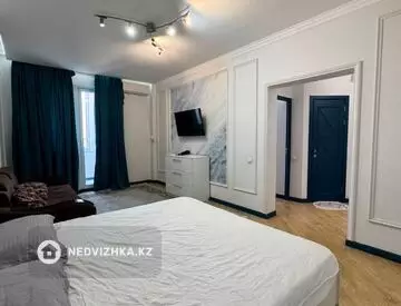 1-комнатная квартира, этаж 10 из 12, 50 м²