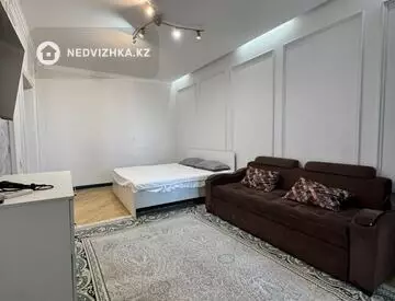1-комнатная квартира, этаж 10 из 12, 50 м²