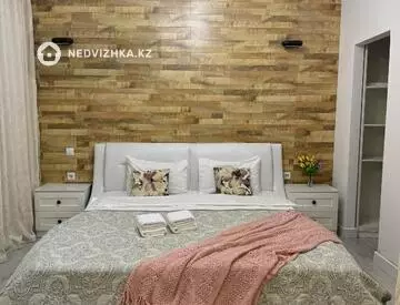 2-комнатная квартира, этаж 5 из 18, 52 м², Посуточно, миниатюра 1
