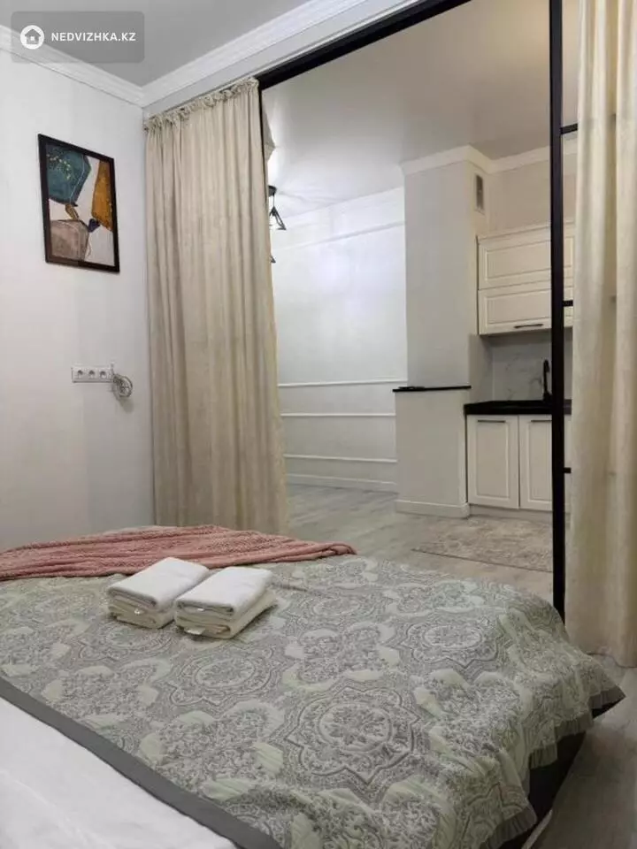 2-комнатная квартира, этаж 5 из 18, 52 м², Посуточно, фотография 2