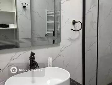 2-комнатная квартира, этаж 5 из 18, 52 м², Посуточно, миниатюра 8