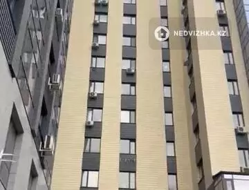 2-комнатная квартира, этаж 5 из 18, 52 м², Посуточно, миниатюра 10