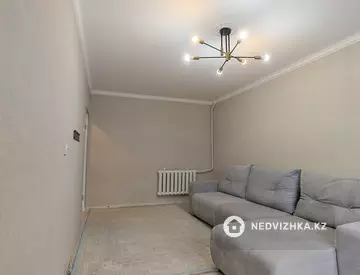 3-комнатная квартира, этаж 4 из 5, 62 м², миниатюра 1