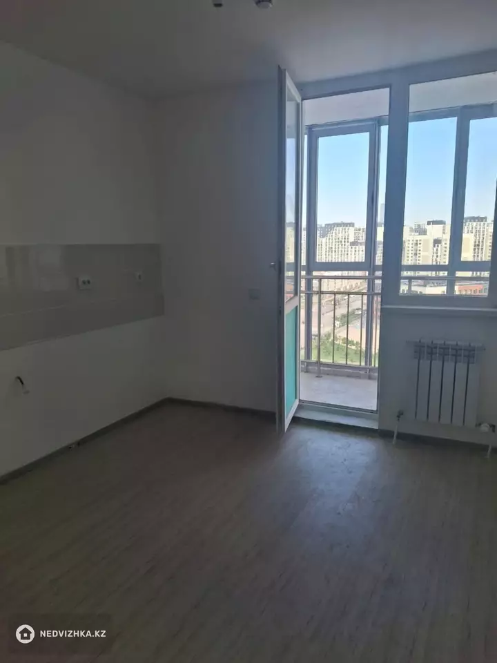 1-комнатная квартира, этаж 15 из 17, 38 м², фотография 2