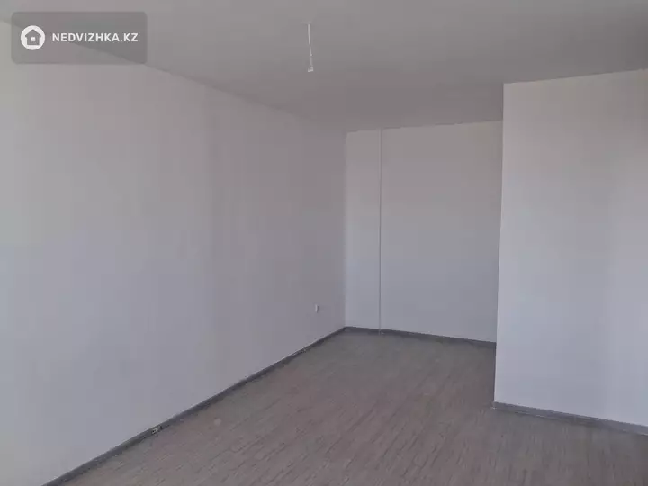 1-комнатная квартира, этаж 15 из 17, 38 м², фотография 3
