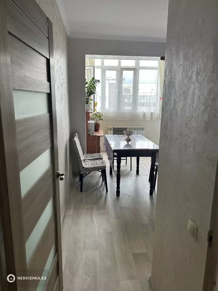 2-комнатная квартира, этаж 9 из 9, 69 м², фотография 2