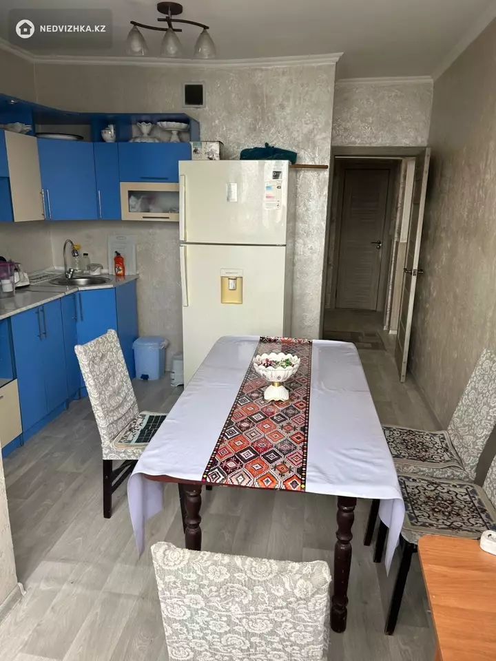 2-комнатная квартира, этаж 9 из 9, 69 м², фотография 3