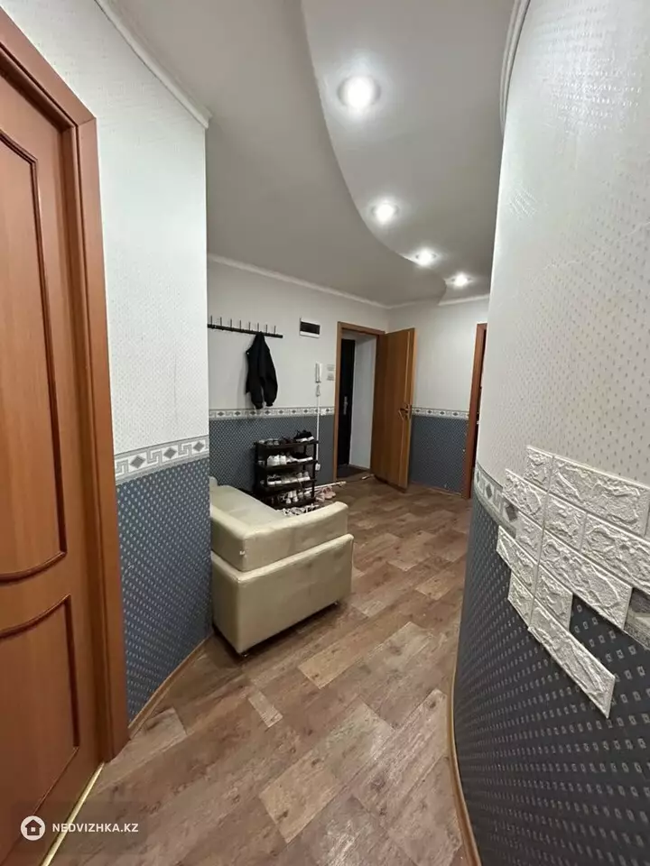 3-комнатная квартира, этаж 3 из 9, 76 м², фотография 2