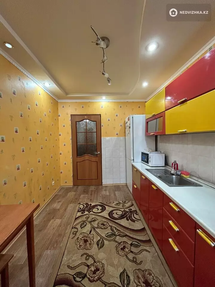 3-комнатная квартира, этаж 3 из 9, 76 м², фотография 4