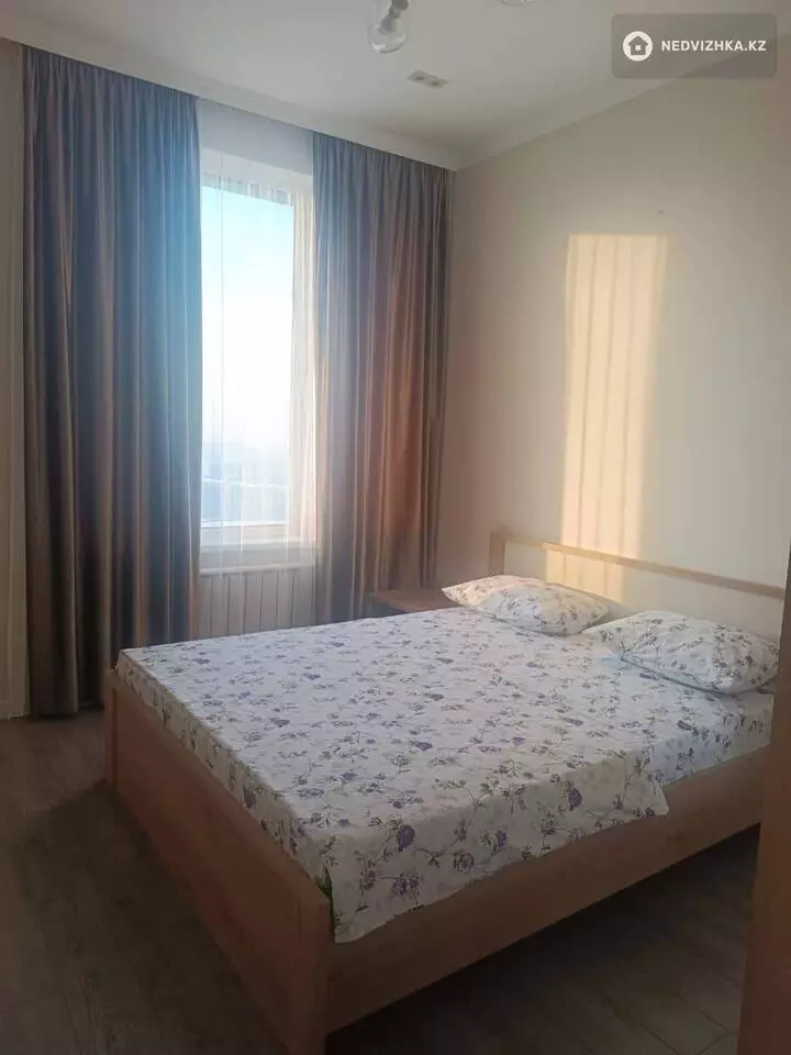 3-комнатная квартира, этаж 15 из 16, 70 м², Посуточно, фотография 2