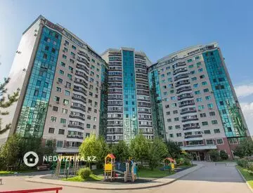 3-комнатная квартира, этаж 4 из 17, 75 м², Посуточно, миниатюра 10