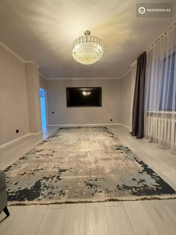 3-комнатная квартира, этаж 12 из 12, 96 м², фотография 2