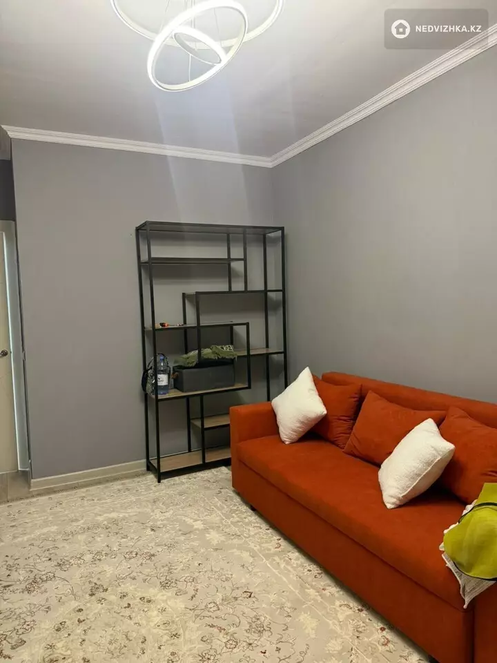 1-комнатная квартира, этаж 1 из 9, 40 м², На длительный срок, фотография 3