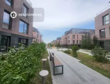 4-комнатная квартира, этаж 2 из 4, 134 м²