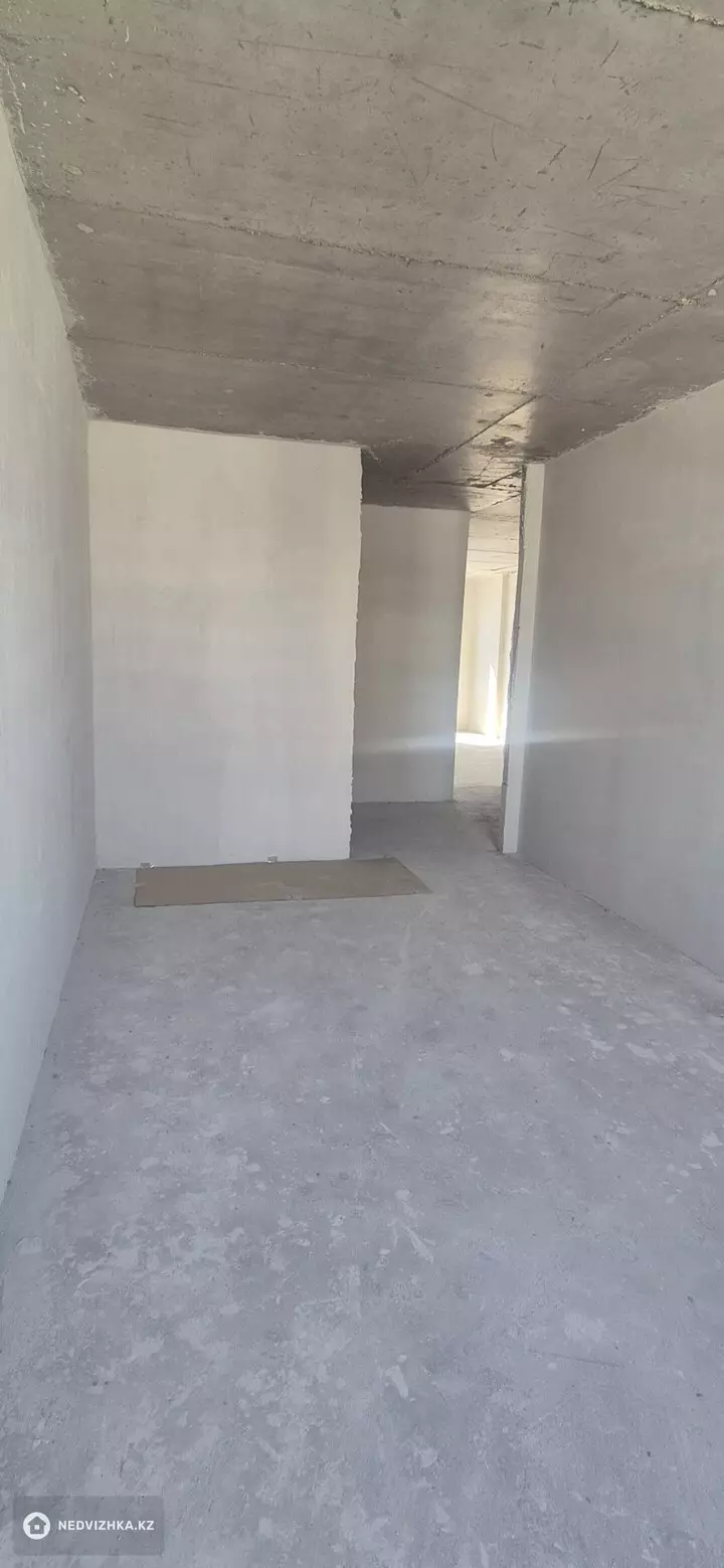 2-комнатная квартира, этаж 16 из 18, 75 м², фотография 3