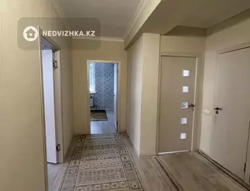 3-комнатная квартира, этаж 2 из 9, 81 м², миниатюра 12