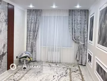 3-комнатная квартира, этаж 1 из 5, 62 м², миниатюра 1