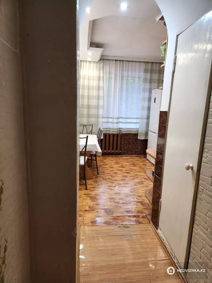 2-комнатная квартира, этаж 2 из 5, 56 м²