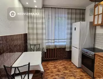 2-комнатная квартира, этаж 2 из 5, 56 м², миниатюра 2