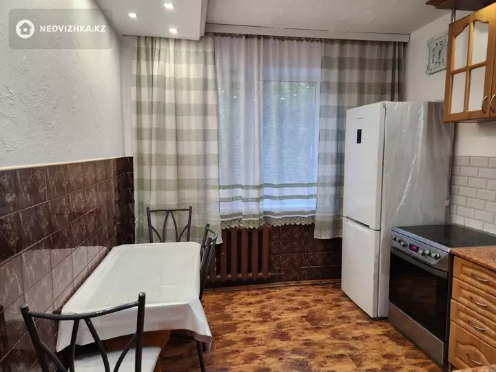 2-комнатная квартира, этаж 2 из 5, 56 м², фотография 2