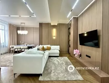 3-комнатная квартира, этаж 3 из 3, 100 м²