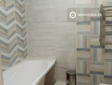 2-комнатная квартира, этаж 4 из 10, 74 м², На длительный срок