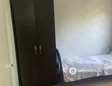 3-комнатная квартира, этаж 4 из 5, 64 м²