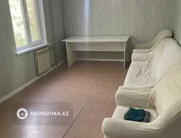 3-комнатная квартира, этаж 4 из 5, 64 м², миниатюра 6