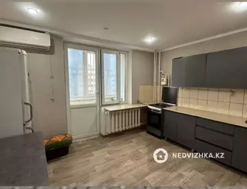 1-комнатная квартира, этаж 4 из 5, 51 м², На длительный срок