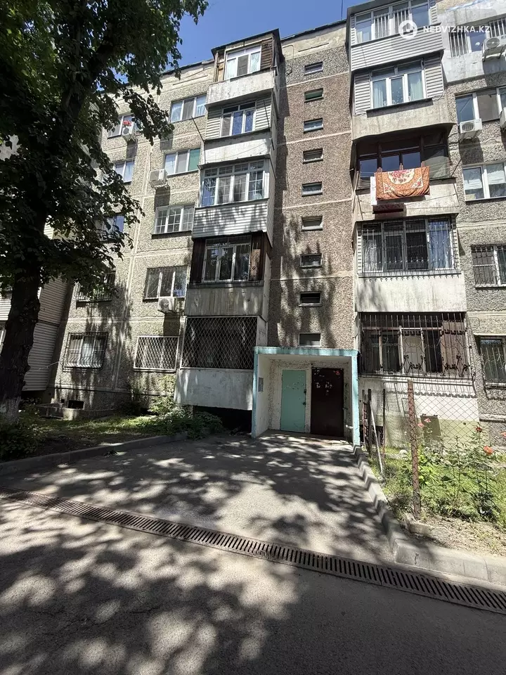 3-комнатная квартира, этаж 2 из 5, 70 м², фотография 3