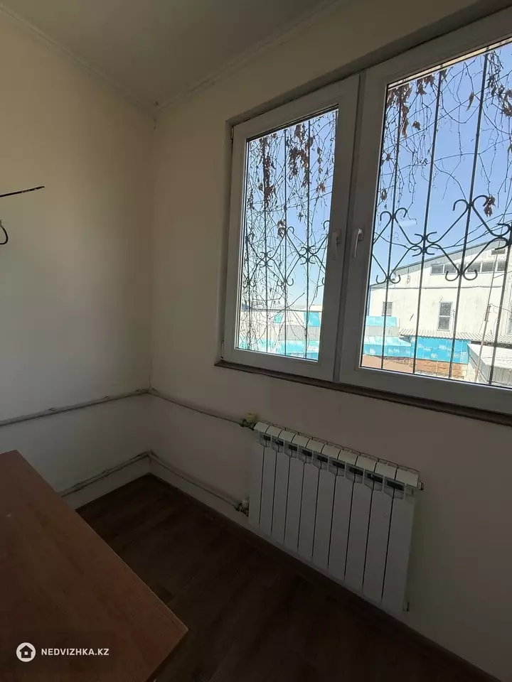 3-комнатная квартира, этаж 2 из 5, 70 м², фотография 5