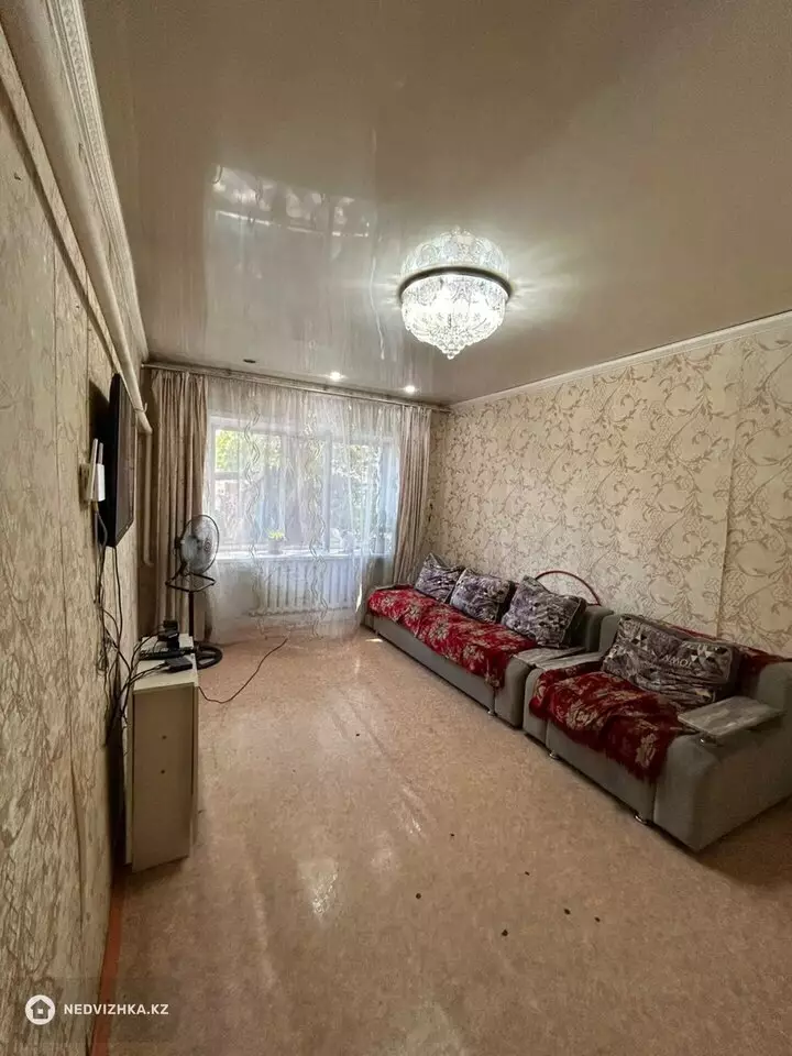 2-комнатная квартира, этаж 1 из 2, 38 м², фотография 2