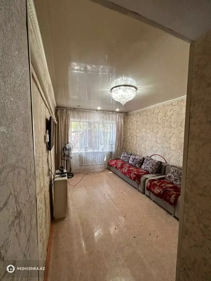 2-комнатная квартира, этаж 1 из 2, 38 м², фотография 3