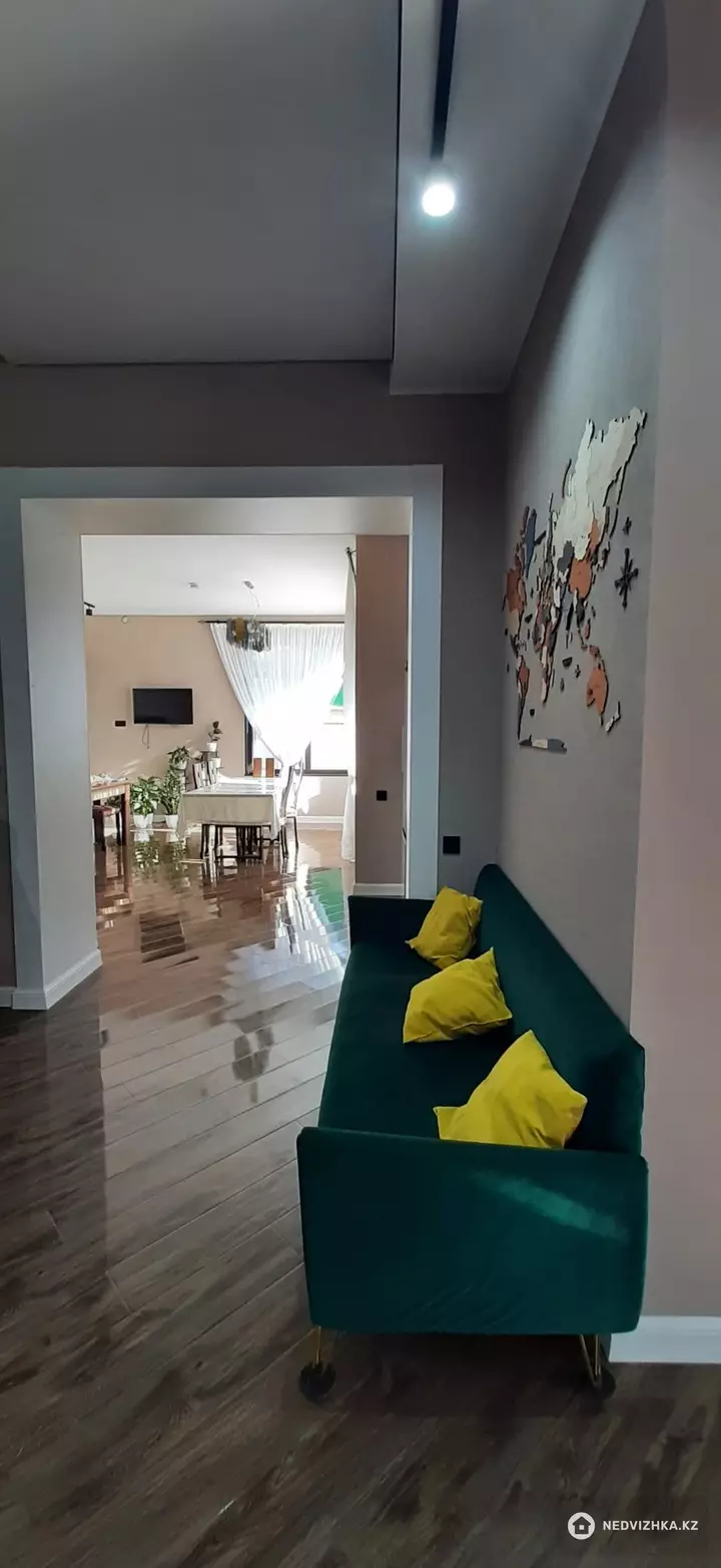 6-комнатный дом, 8 соток, 222 м², фотография 5