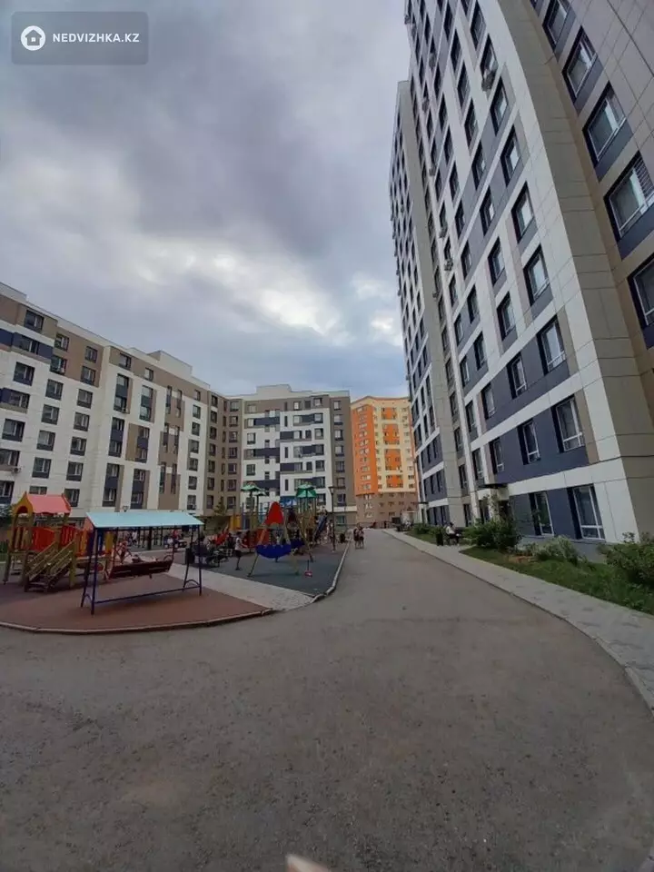 4-комнатная квартира, этаж 2 из 16, 90 м², фотография 2