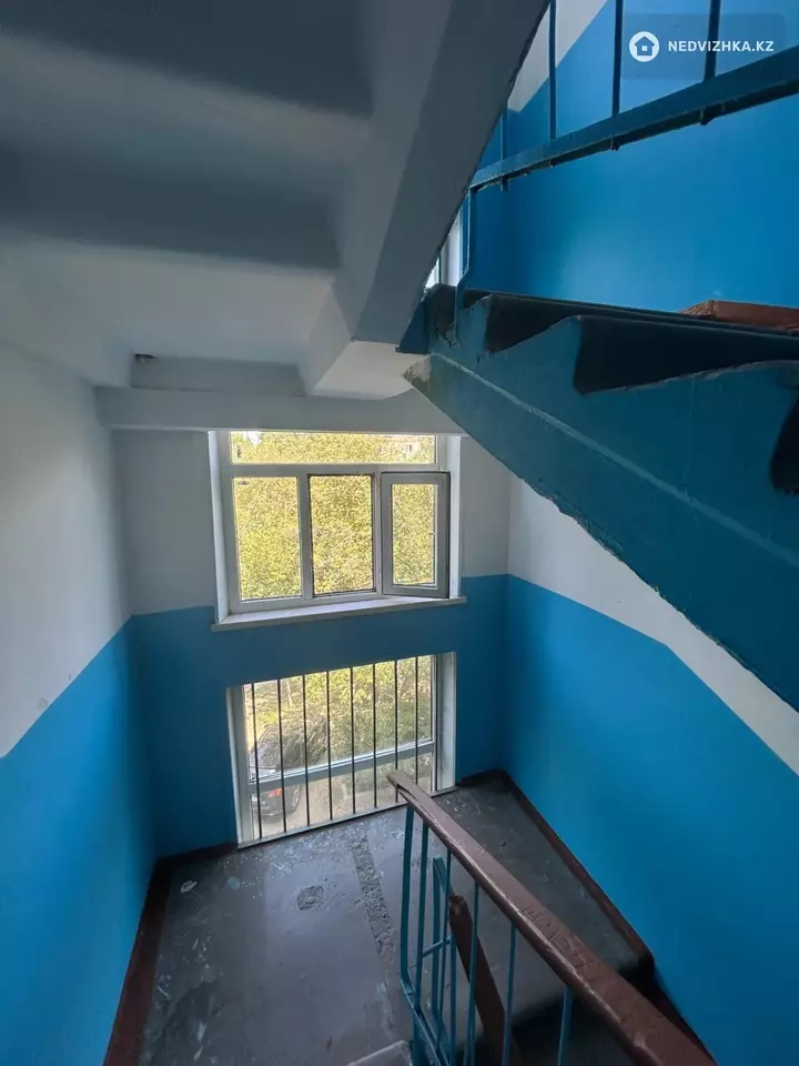 4-комнатная квартира, этаж 5 из 5, 77 м², фотография 2