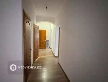 5-комнатный дом, 10 соток, 320 м²