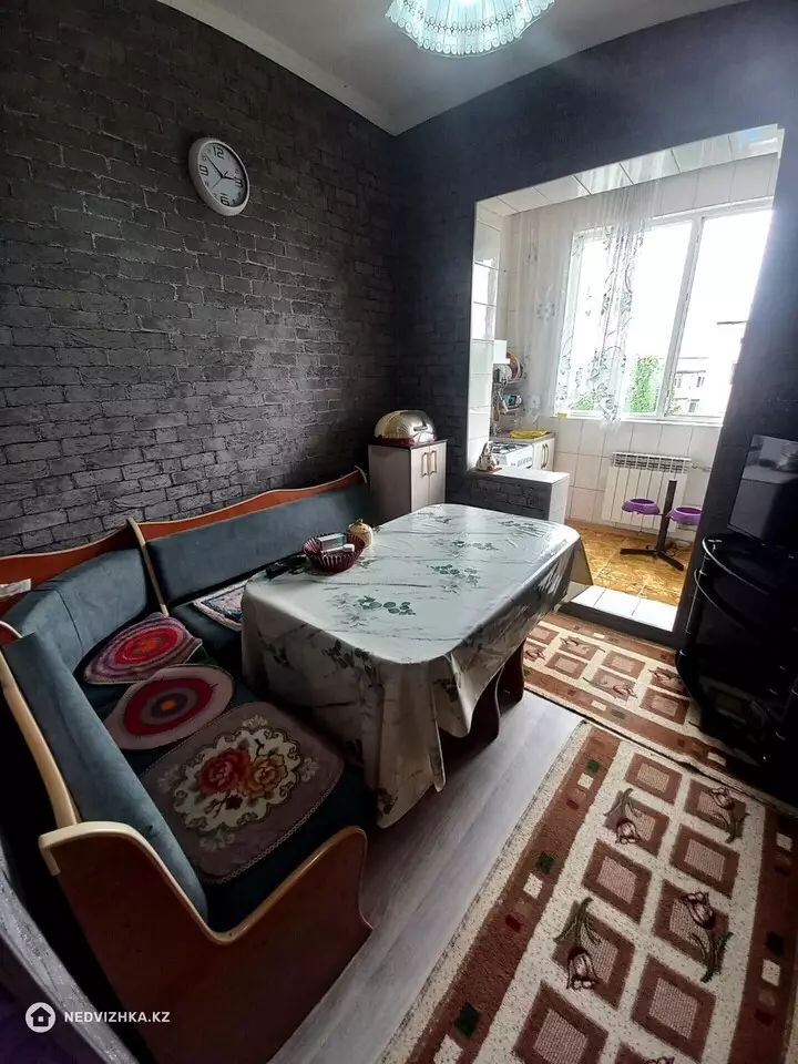3-комнатная квартира, этаж 5 из 5, 68 м², фотография 3